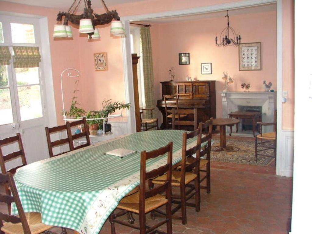 Chez Francine Et Xavier Bed and Breakfast Froissy  Exteriör bild